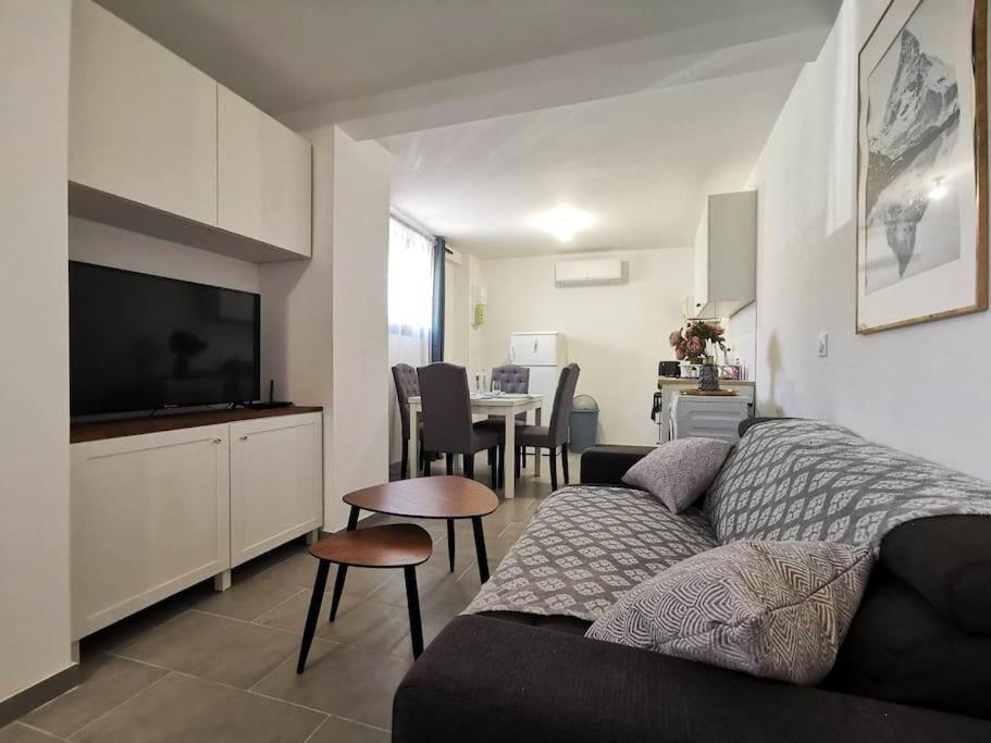 L'Elegant Duplex - Clim I Wifi I Proche Du Centre-Ville Miramas Bagian luar foto