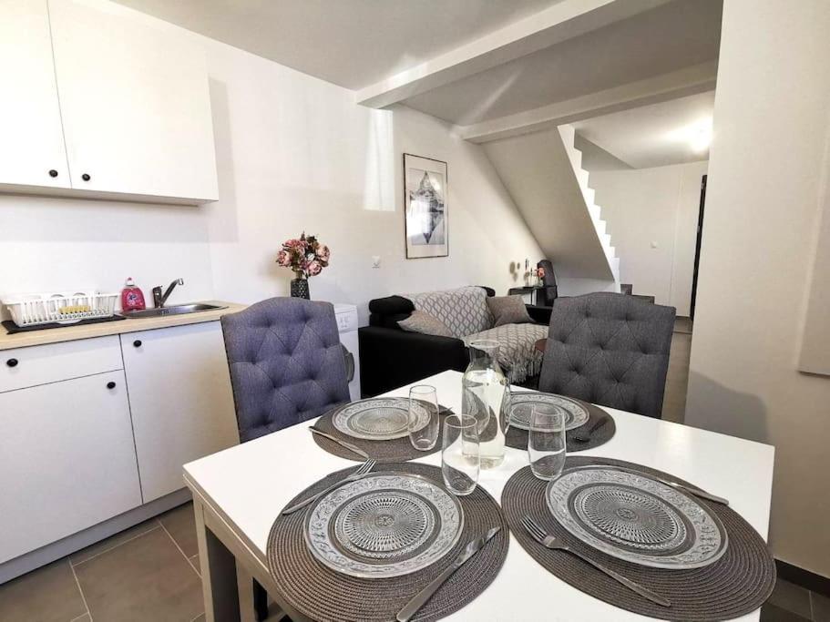 L'Elegant Duplex - Clim I Wifi I Proche Du Centre-Ville Miramas Bagian luar foto